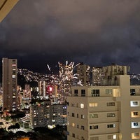 Снимок сделан в Royal Garden at Waikiki Hotel пользователем Noah W. 1/1/2021
