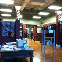 11/17/2012 tarihinde Aaron C.ziyaretçi tarafından The Man Salon'de çekilen fotoğraf