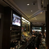 11/10/2018 tarihinde Aileen V.ziyaretçi tarafından Beacon Bar'de çekilen fotoğraf