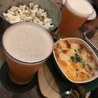 Foto tomada en Eitai Brewing Cafe &amp;amp; Dinner  por Hiromi Y. el 2/23/2018