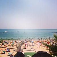 Foto diambil di Praia da Torre oleh Sérgio B. pada 7/1/2013