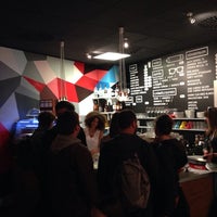 Foto diambil di HQ Café oleh Bondici B. pada 3/21/2014