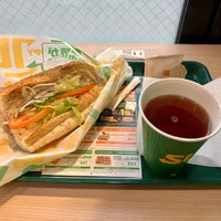 Photo taken at SUBWAY 新宿文化センター通り店 by のすけ。 on 2/4/2023