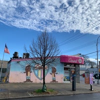 Photo taken at Carvel Ice Cream by Mark H. on 4/15/2019