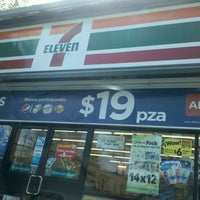 Photo taken at 7- Eleven by Humberto S. on 3/2/2013