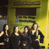 10/22/2013にSin City TrucksがSin City Wingsで撮った写真