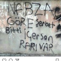 Das Foto wurde bei Grafit Cafe von Arif Bey Diyeceksiniz 🤠 a. am 8/5/2017 aufgenommen