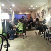 Photo prise au Herb &amp;amp; Soul Cafe &amp;amp; Lounge par Janee le8/23/2013