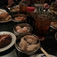Foto tomada en Dragon Court Chinese Restaurant  por Jade N. el 1/31/2014