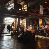 รูปภาพถ่ายที่ Restaurant Zvonice โดย Mee 👑 เมื่อ 6/14/2022