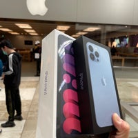 Photo taken at Apple Doncaster by Teddy L. on 9/24/2021