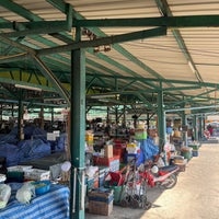 Photo taken at Thon Buri Train Market by Jazeel B. on 12/23/2023