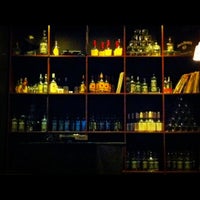 รูปภาพถ่ายที่ Jackie - American Whiskey Bar โดย stanislav o. เมื่อ 7/12/2012
