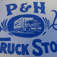 7/20/2012 tarihinde Donna P.ziyaretçi tarafından P&amp;amp;H Truck Stop'de çekilen fotoğraf
