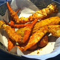 Photo taken at Joe&#39;s Crab Shack by Pong on 6/9/2012