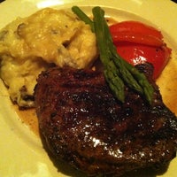 7/13/2012 tarihinde Shiv K.ziyaretçi tarafından The Keg Steakhouse + Bar - Brampton'de çekilen fotoğraf