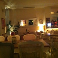 7/7/2012 tarihinde Tasos P.ziyaretçi tarafından Casa Restaurant &amp;amp; Cocktail Bar'de çekilen fotoğraf