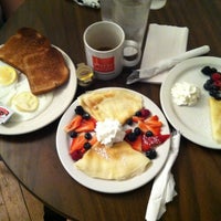 Photo taken at Cups and Crepes by Marielita C. on 5/20/2012