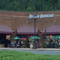 Photo taken at Mellow Mushroom Hoover by Jasmine L. on 5/6/2012