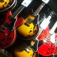 Photo taken at Guitar Center by nikole d. on 5/26/2012