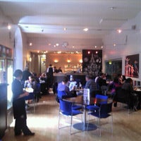 4/15/2012 tarihinde Juan N.ziyaretçi tarafından Cafe Hub'de çekilen fotoğraf