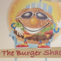รูปภาพถ่ายที่ The Burger Shack โดย Beth S. เมื่อ 7/20/2012