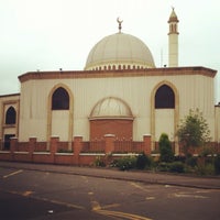 Photo taken at Hounslow Jamia Mosque by Yoosuf M. on 8/13/2012