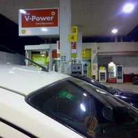 Foto diambil di Shell oleh Mkn A. pada 2/17/2012