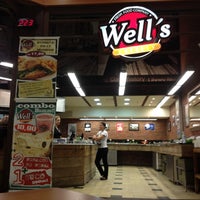 Photo taken at Well&amp;#39;s by Fabiano S. on 4/23/2012