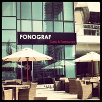 Снимок сделан в Fonograf Cafe &amp;amp; Restaurant пользователем Mohd A. 8/17/2012