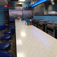 รูปภาพถ่ายที่ Greek To Me Restaurant โดย Greg S. เมื่อ 5/2/2012