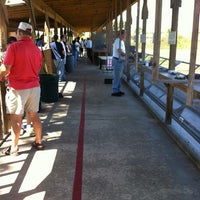 3/24/2012 tarihinde Jason R.ziyaretçi tarafından Okeechobee Shooting Sports'de çekilen fotoğraf