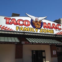 Снимок сделан в Taco Mac Family Zone At Turner Field пользователем Bruce S. 4/12/2012