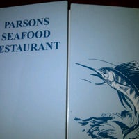 Foto tomada en Parsons Seafood Restaurant  por Tami P. el 2/27/2012