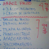 Foto tirada no(a) La Pergola Cafe por Mauricio Gómez - P. em 2/22/2012