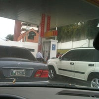 Photo taken at Shell, Las Américas by Hugo P. on 3/12/2012