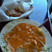 4/3/2012 tarihinde Jon S.ziyaretçi tarafından Viztango Cafe'de çekilen fotoğraf