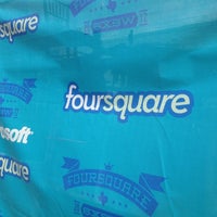 รูปภาพถ่ายที่ foursquare court โดย Alan W. เมื่อ 3/13/2012