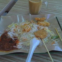 Photo taken at Fu Chan Food Paradise by Singapore N. on 4/4/2012