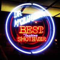 4/20/2012 tarihinde Dr. M.ziyaretçi tarafından Pia&amp;#39;s Sports Bar &amp;amp; Grill'de çekilen fotoğraf