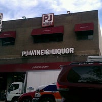 รูปภาพถ่ายที่ PJ Wine โดย Spencer H. เมื่อ 7/5/2012