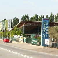 รูปภาพถ่ายที่ Centre de Jardinera La Noguera โดย Josep Y. เมื่อ 7/4/2012