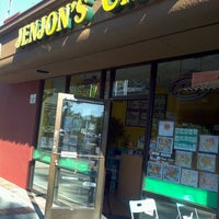7/31/2012にCarlo R.がJenjon&amp;#39;s Cafeで撮った写真