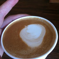 6/29/2012 tarihinde Kiernan G.ziyaretçi tarafından Shelburne Falls Coffee Roasters'de çekilen fotoğraf