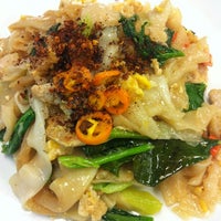Photo taken at ป้าแอ๋ว Restaurant สนญ. by Tang-gua K. on 4/25/2012