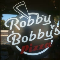 Foto tomada en Robby Bobby&amp;#39;s Pizza  por Ellen S. el 2/12/2012