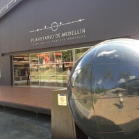 Das Foto wurde bei Planetario de Medellín von Lizbeth P. am 8/11/2012 aufgenommen