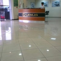 Foto tomada en Lexus Service Center  por iamjamieread el 6/21/2012
