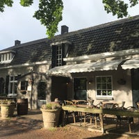 Photo taken at Auberge de Croyse Hoeve Restaurant by René M. on 5/4/2019