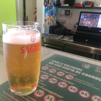 รูปภาพถ่ายที่ Tiro-Liro โดย João H. เมื่อ 6/6/2018